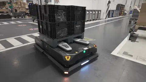 GoPal® E22: GoPal® AMR carrying stacked crates